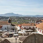 & Appart-hotel Olatua 3* Bidart