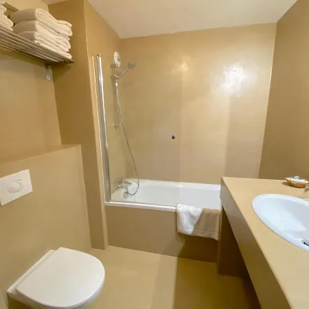 & Appart-hotel Olatua 3*