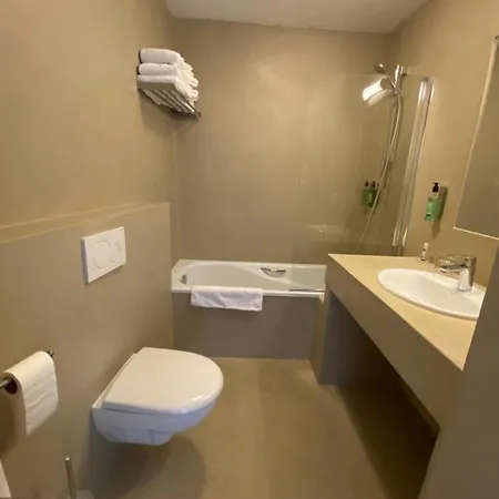 & Appart-hotel Olatua فندق