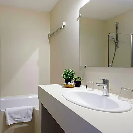 & Appart-hotel Olatua 3*